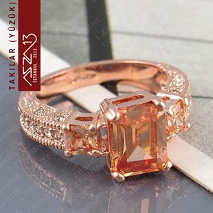 Rose Gold Kaplama Kristal Light Peach Taşlı Yüzük