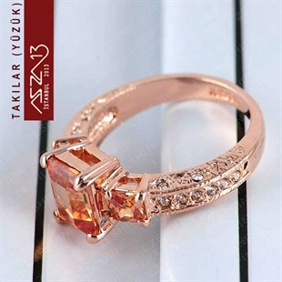 Rose Gold Kaplama Kristal Light Peach Taşlı Yüzük