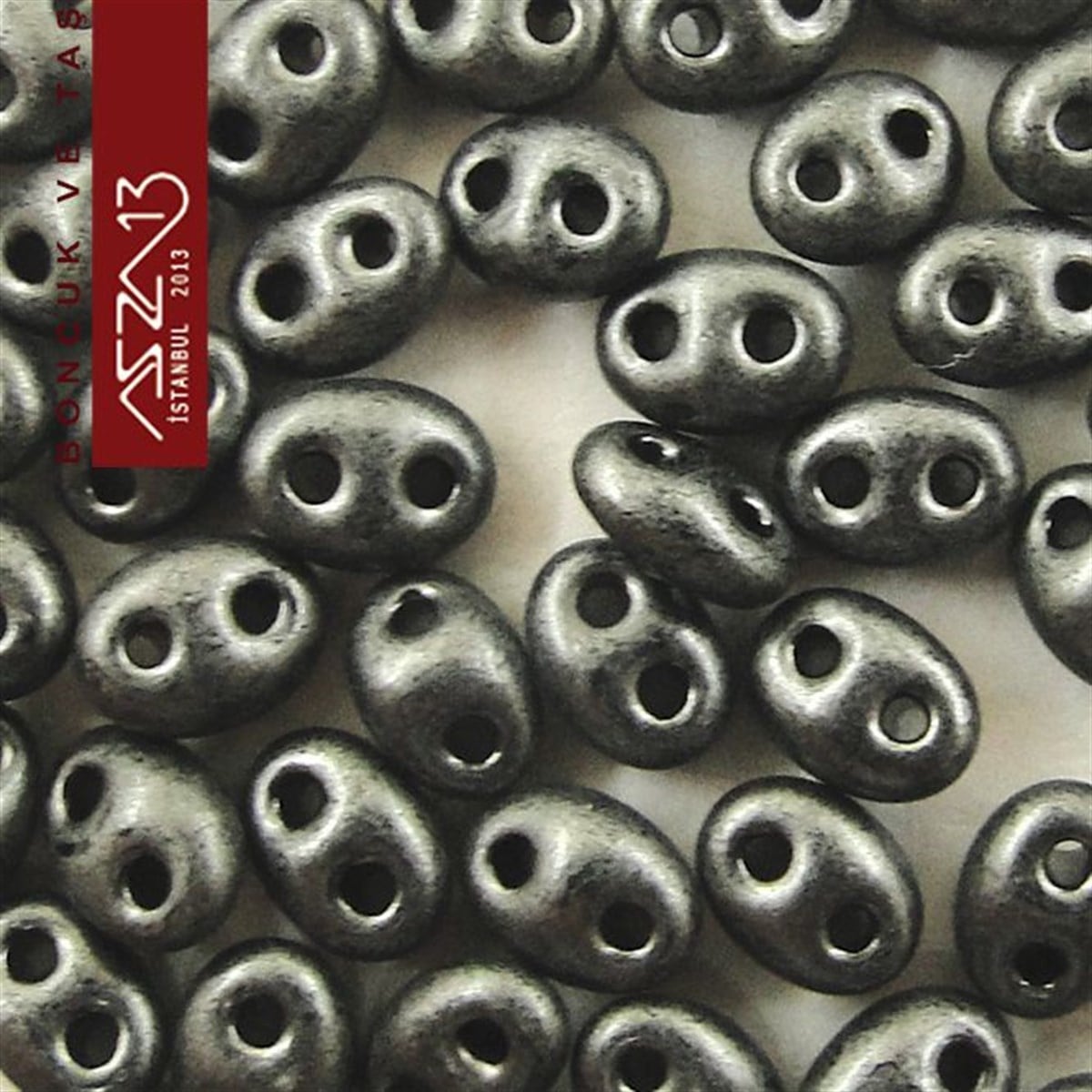 Cam Çift Delikli Twins BoncukBONCUK ve TAŞPreciosa65 Adet 2,5x5 mm Metalik Gri Renkli Twin Cam Boncuk (3,8 gr)