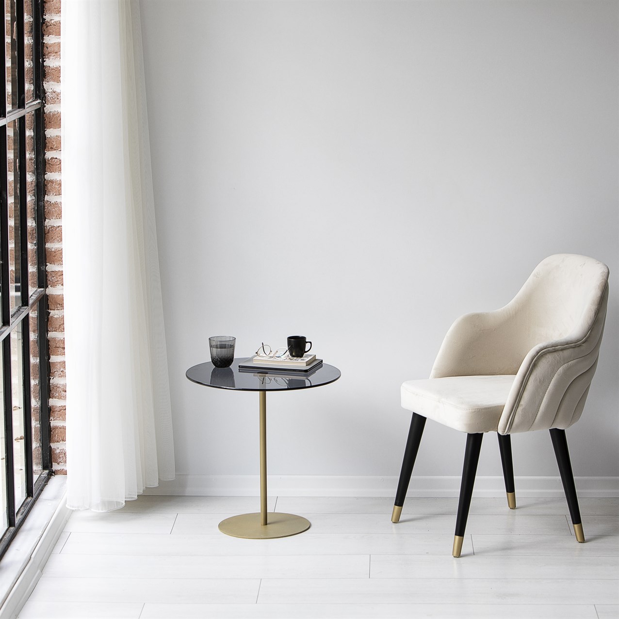 NEOstill - Chill-Out Sehpa / Gold & Füme