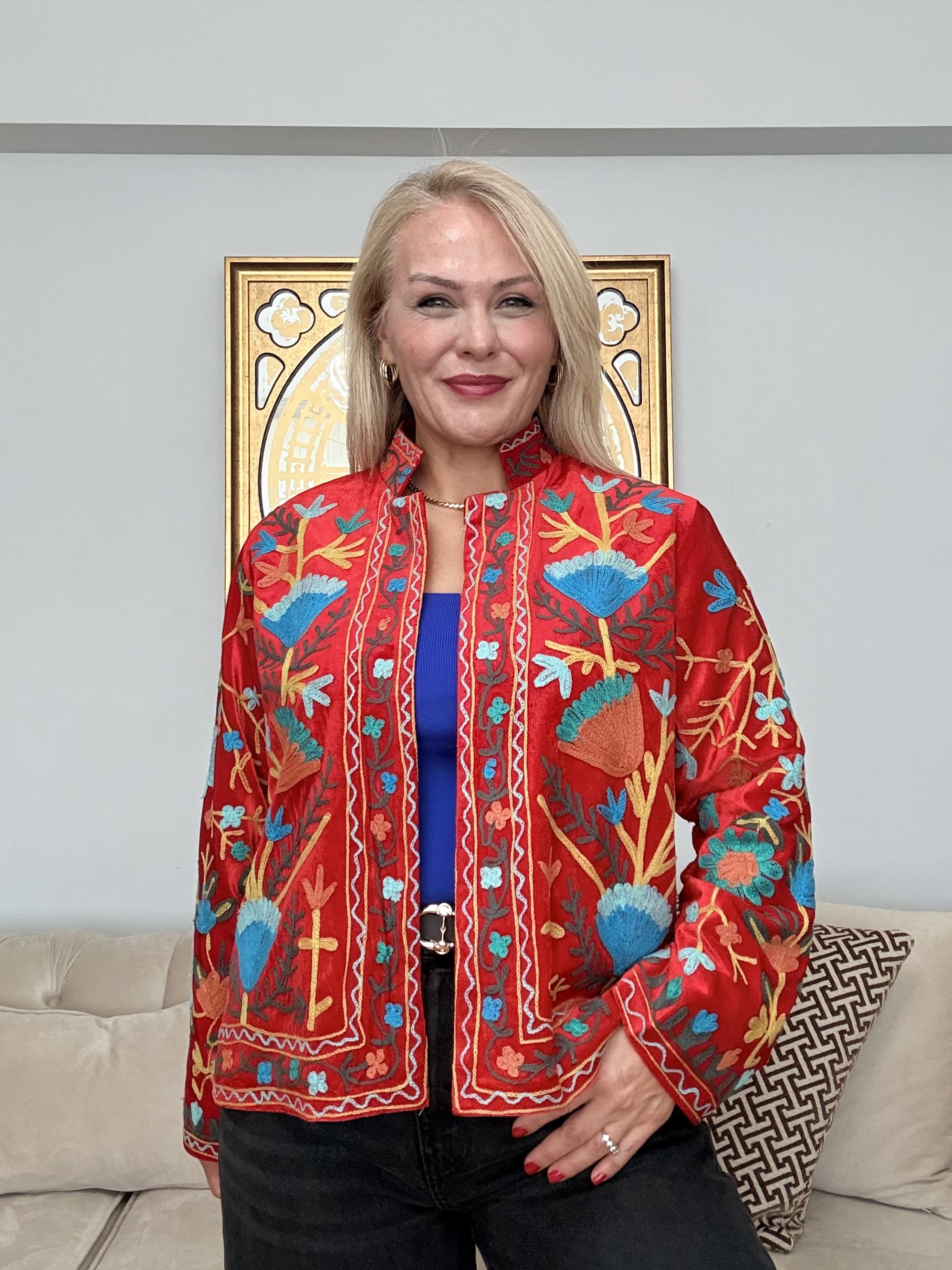 877 Nakış Detaylı Kadife İthal Ceket