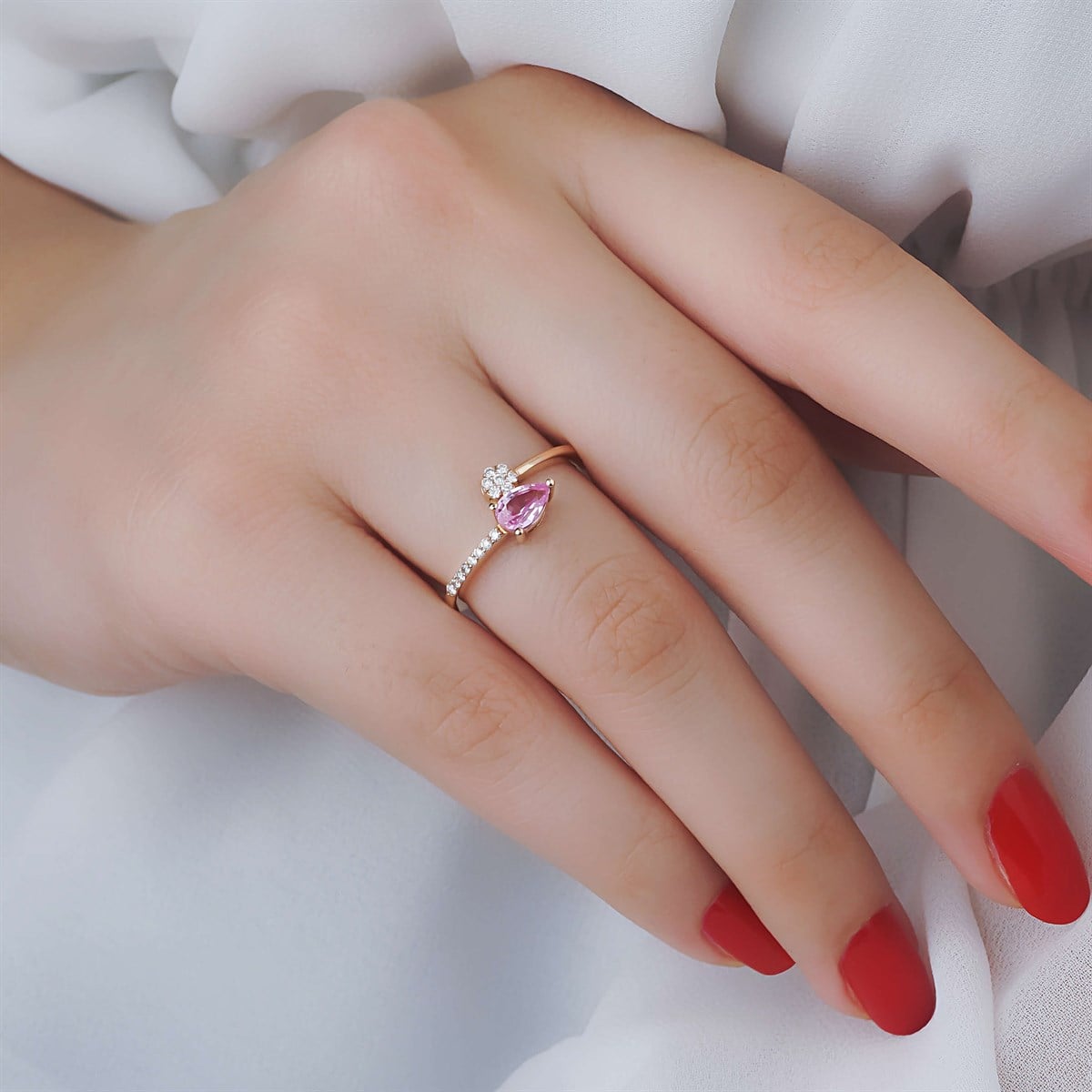 0,69 KARAT FANTEZİ YÜZÜK