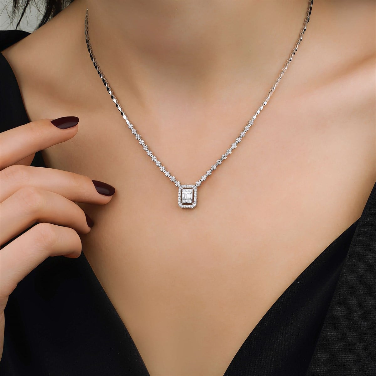 1,00 KARAT BAGET GERDANLIK