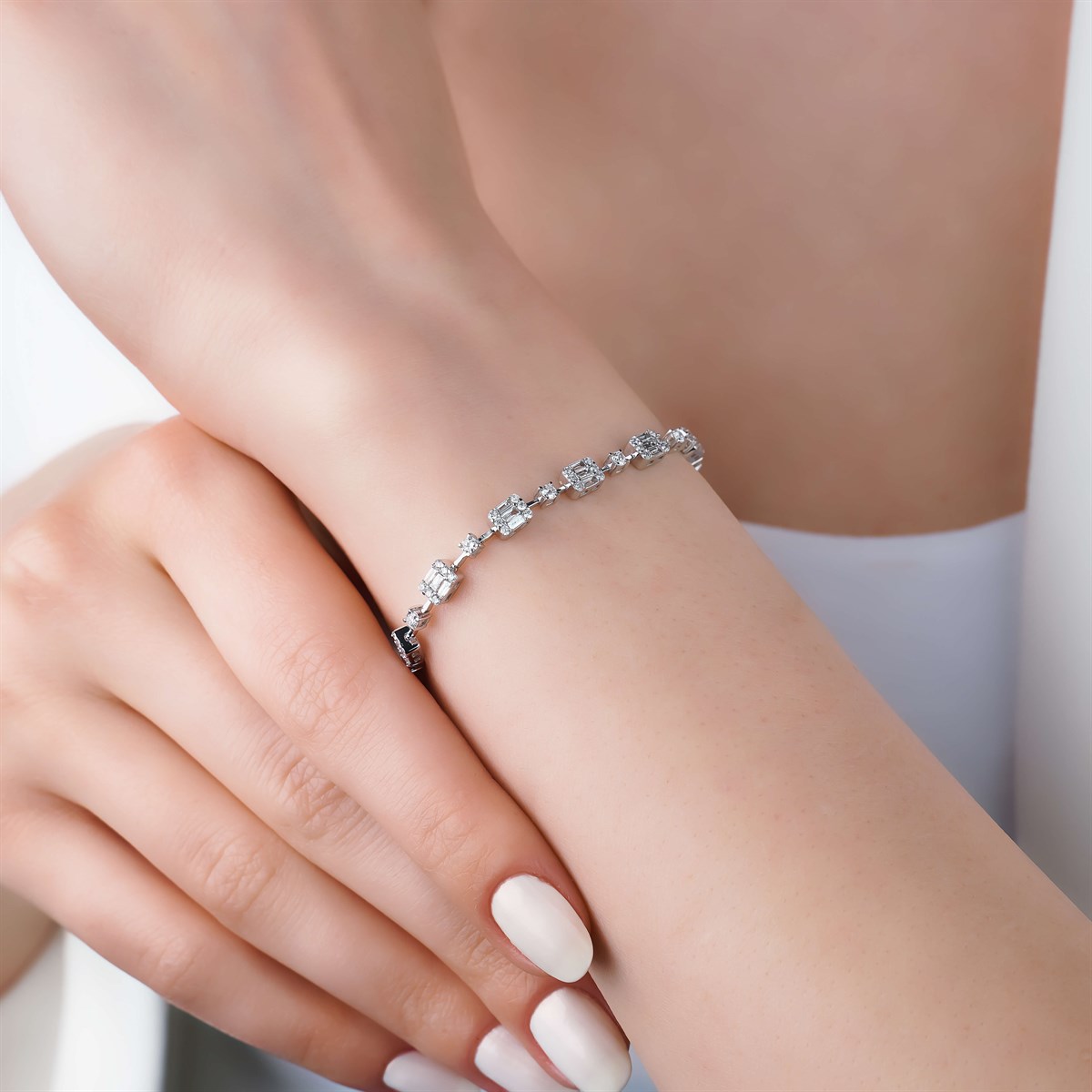 2,22 KARAT PIRLANTA BİLEKLİK