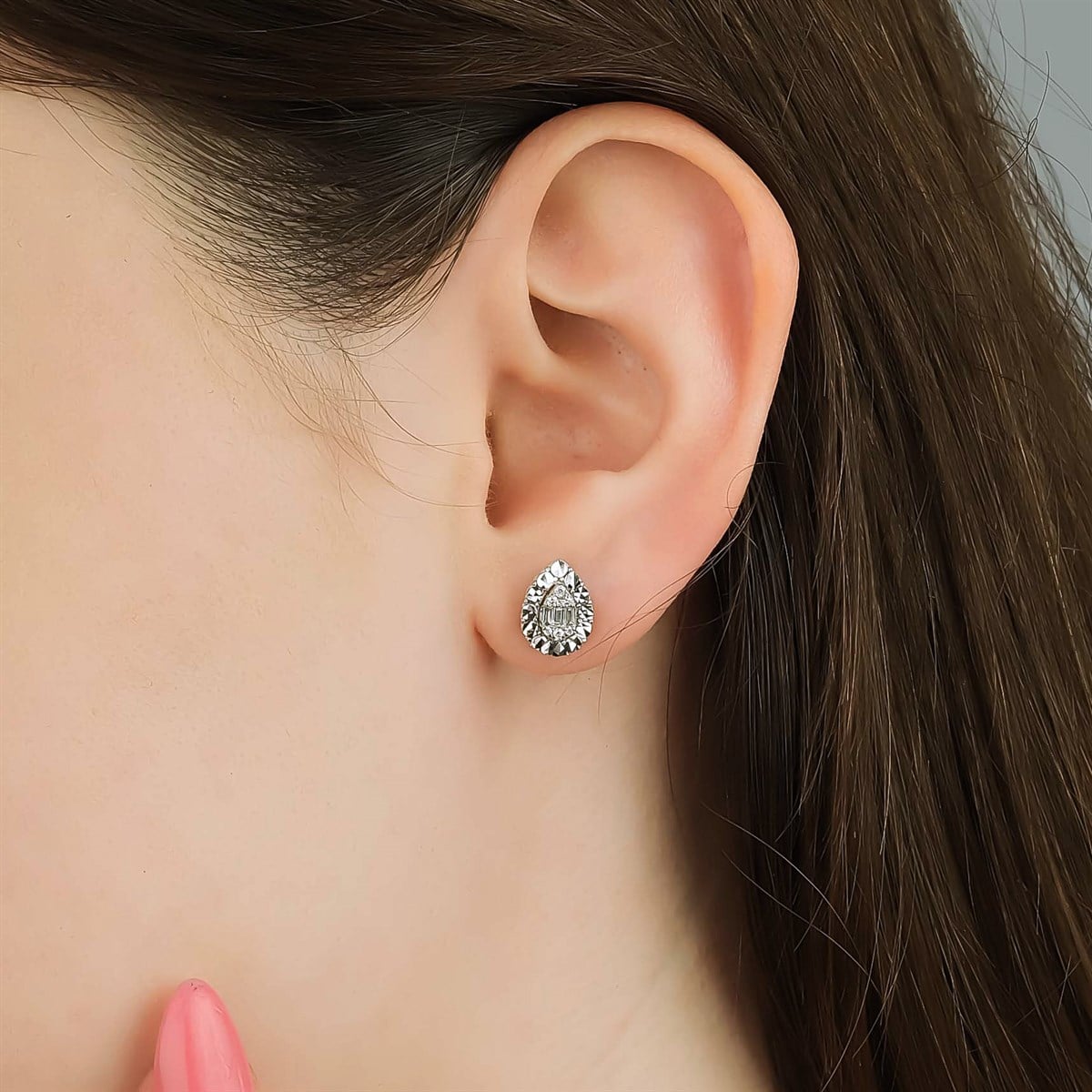 Baget pırlanta küpeYaza Merhaba KüpeBAGET KÜPE