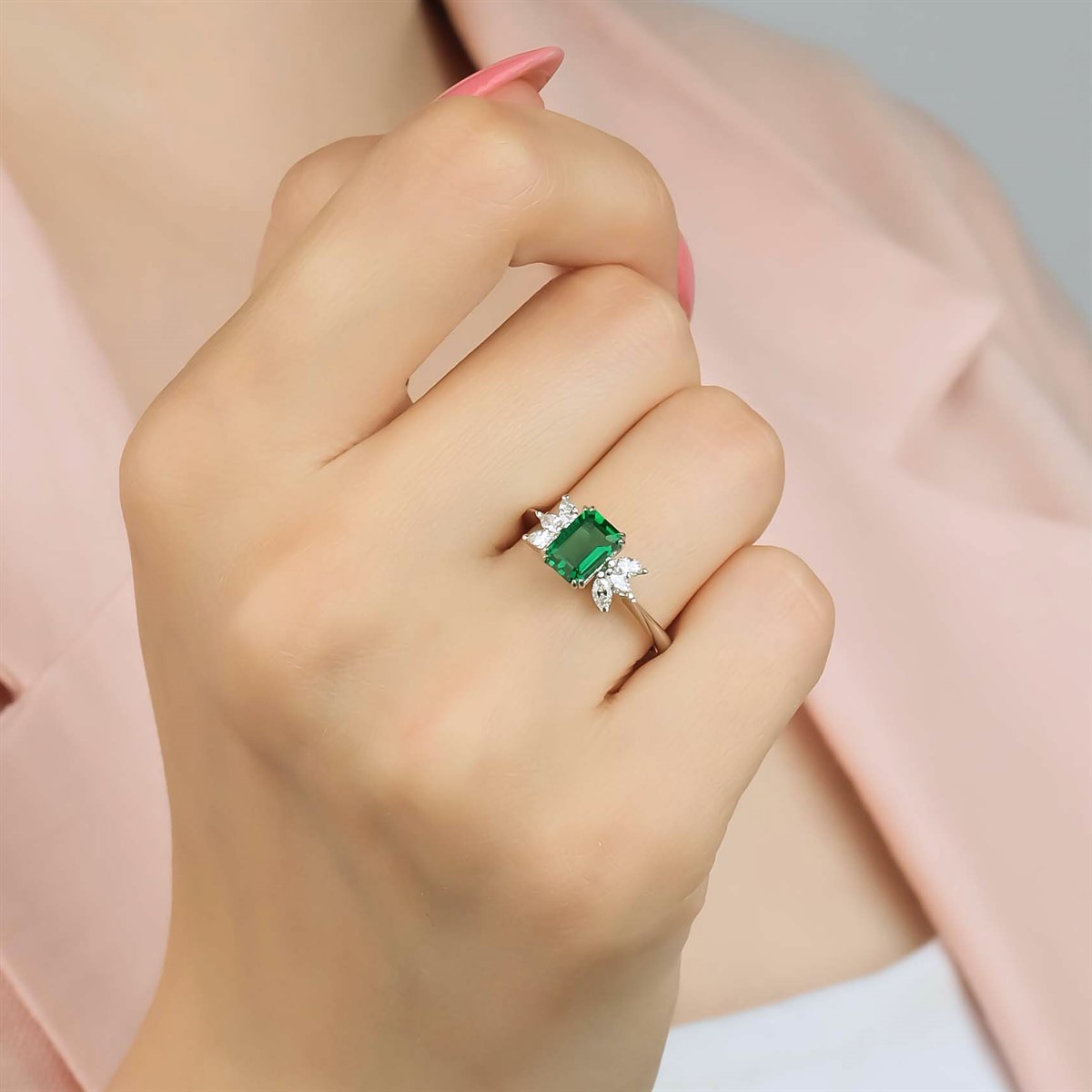 Pırlanta YüzükYaza Merhaba YüzükEMERALD YÜZÜK