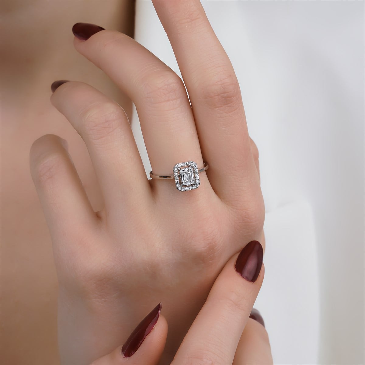 VALENTİNES 0,28 CT BAGET YÜZÜK