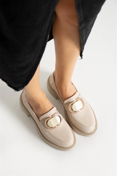 Kadın Bej Cilt İnce Taş Detaylı Loafer