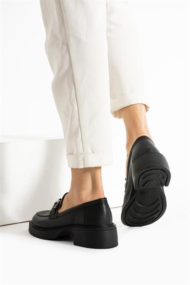 Kadın Siyah Cilt Aksesuar Detaylı Loafer