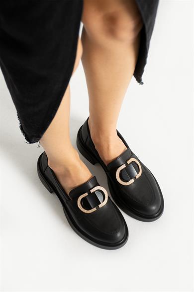 Kadın Siyah Cilt İnce Taş Detaylı Loafer