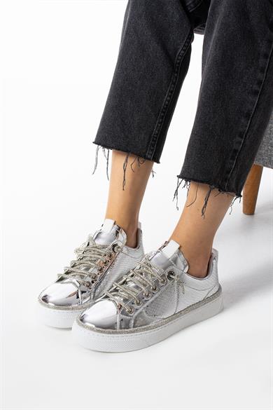 Kadın Gümüş Yılan Desenli Günlük Sneaker