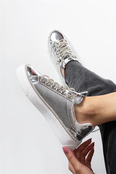 Kadın Gümüş Yılan Desenli Günlük Sneaker