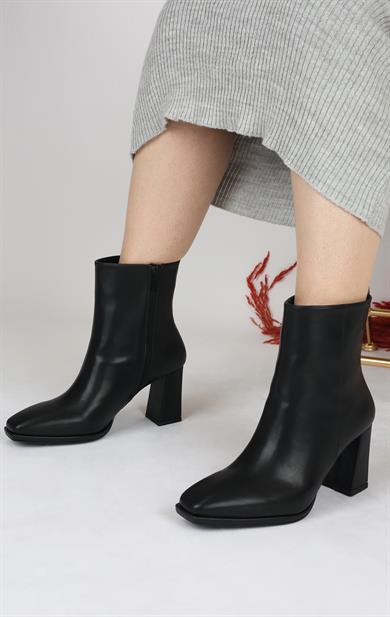 Kadın Siyah Cilt Klasik Topuklu Bot