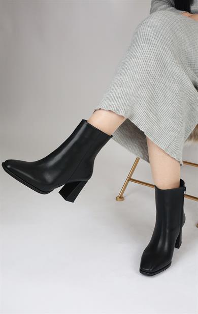 Kadın Siyah Cilt Klasik Topuklu Bot