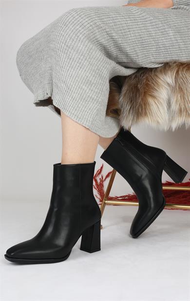 Kadın Siyah Cilt Klasik Topuklu Bot