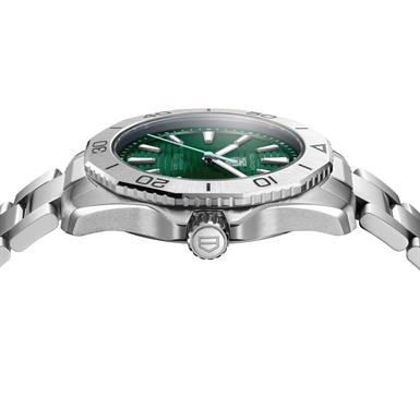 TAG Heuer Aquaracer TAG Heuer Aquaracer
Professional 200 Solargraph