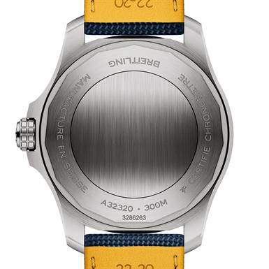 Breitling AVENGER AVENGER AUTOMATIC GMT 44