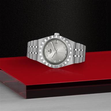 Tudor Royal 