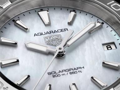 TAG Heuer Aquaracer PROFESSIONAL 200 SOLARGRAPH