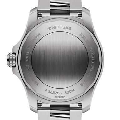 Breitling AVENGER AVENGER AUTOMATIC GMT 44