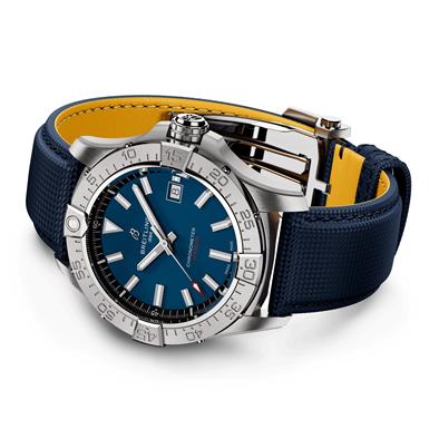Breitling AVENGER AVENGER AUTOMATIC 42