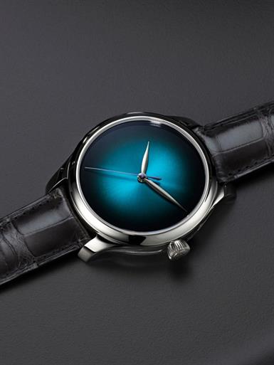 H. Moser & Cie Endeavour Endeavour Centre Seconds Blue Lagoon 