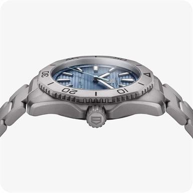 TAG Heuer Aquaracer Professional 200 Solargraph