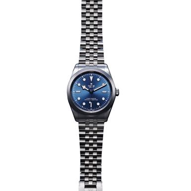 Tudor Black Bay 39 39