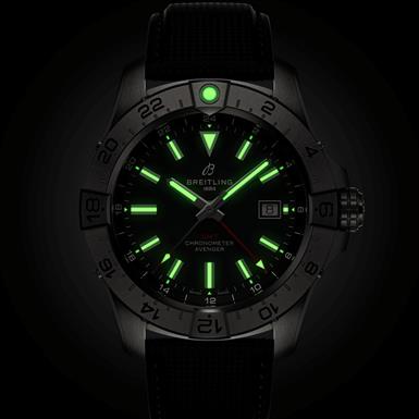 Breitling AVENGER AVENGER AUTOMATIC GMT 44