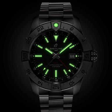 Breitling AVENGER AVENGER AUTOMATIC GMT 44