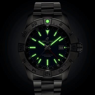 Breitling AVENGER AVENGER AUTOMATIC GMT 44