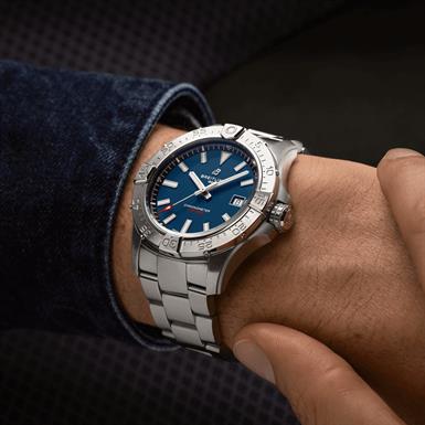 Breitling AVENGER AVENGER AUTOMATIC 42