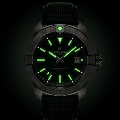 Breitling AVENGER AVENGER AUTOMATIC 42
