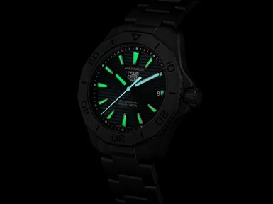 TAG Heuer Aquaracer PROFESSIONAL 200 SOLARGRAPH