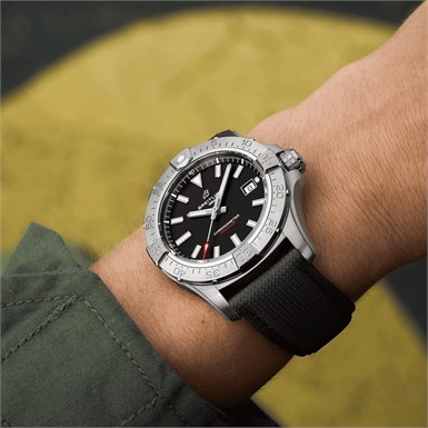 Breitling AVENGER AUTOMATIC 42 NIGHT MISSION