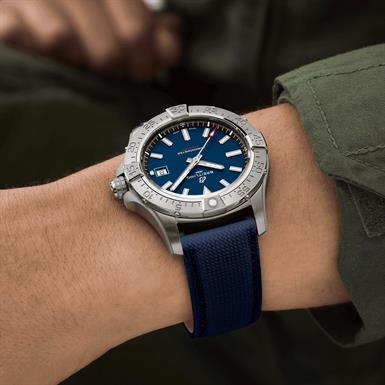 Breitling AVENGER AVENGER AUTOMATIC 42