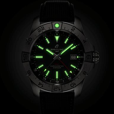 Breitling AVENGER AVENGER AUTOMATIC GMT 44