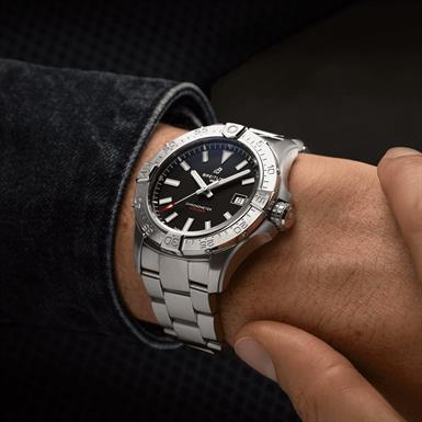 Breitling AVENGER AVENGER AUTOMATIC 42