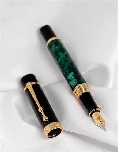 Piguet TAURUS Marble Vert Fountain Pen (Green)