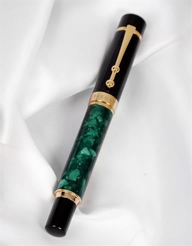 Piguet TAURUS Marble Vert Fountain Pen (Green)