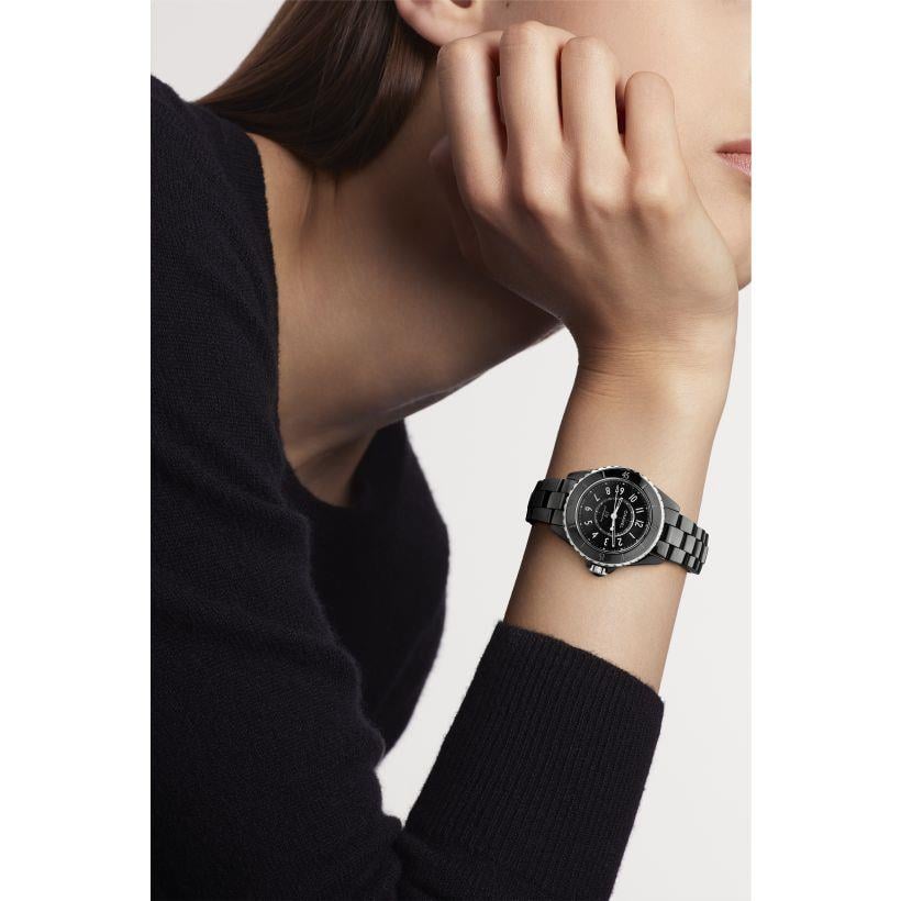 c61e1eb7-e000-413c-bafb-