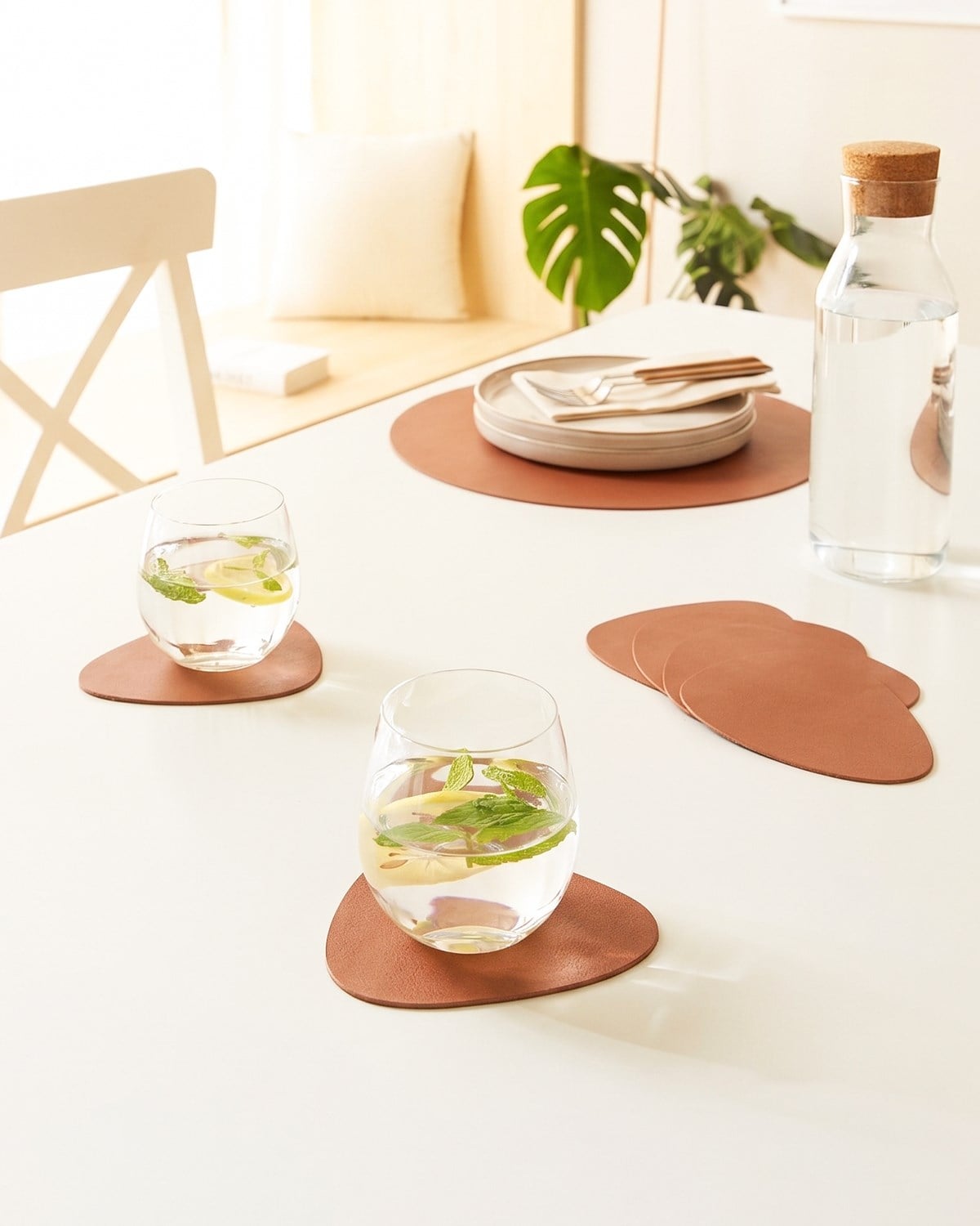 4'lü Taba/Gri Renk Suni Deri Bardak Altlığı 13 x 11.5 cm