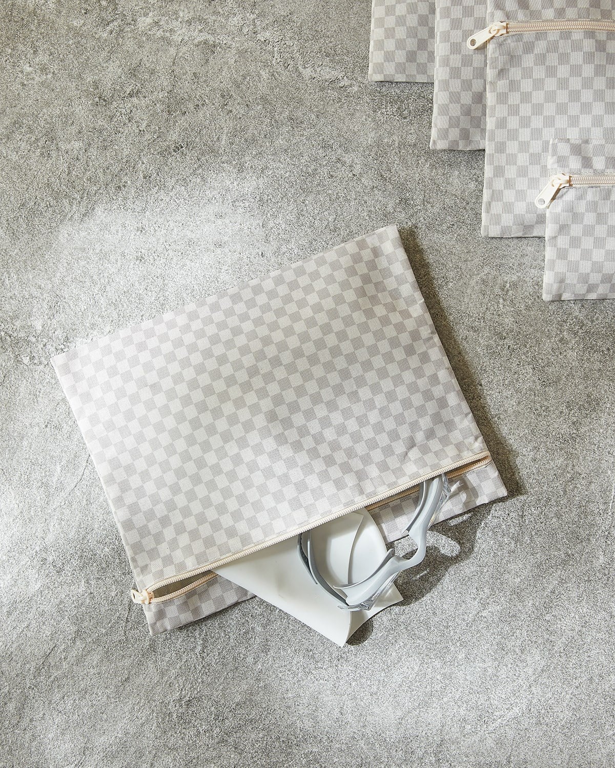 5li Su Geçirmez Pvc Astarlı Gri Dama Desen Islak Kuru Çanta Seti 20 x 13 / 24 x 20 / 30 x 24 / 28 x 30 / 30 x 36 cm