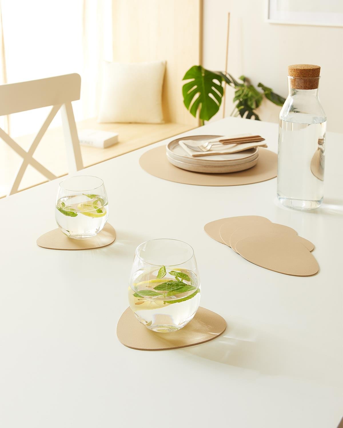 4lü Bej/Taş Renk Suni Deri Bardak Altlığı 13 x 11.5 cm