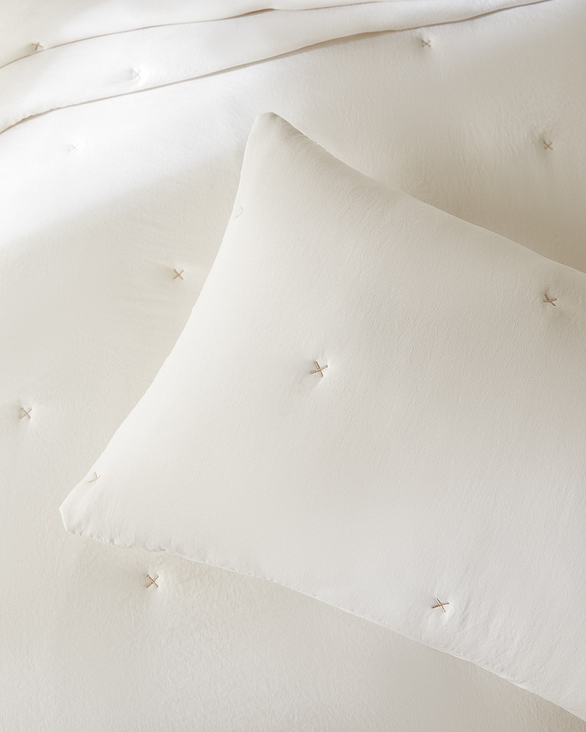 Nakışlı Ekru Tek Kişilik Yatak Örtüsü Seti 1 Adet 180 x 230 / 1 Adet 50 x 70 cm
