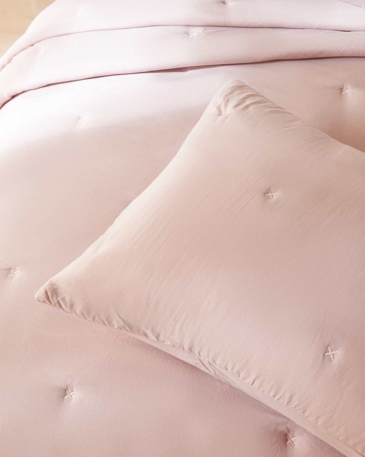 Nakışlı Pudra Tek Kişilik Yatak Örtüsü Seti 1 Adet 180 x 230 / 1 Adet 50 x 70 cm