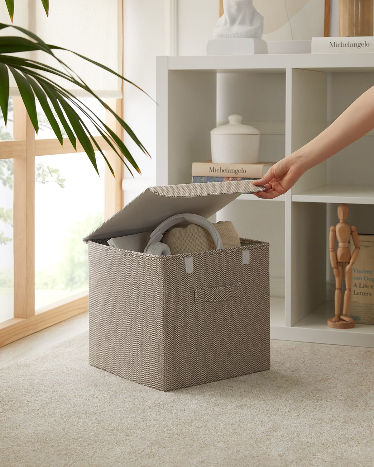 Bej Renk Dokulu Kumaş Kapaklı Kutu 30 x 30 x 30 cm