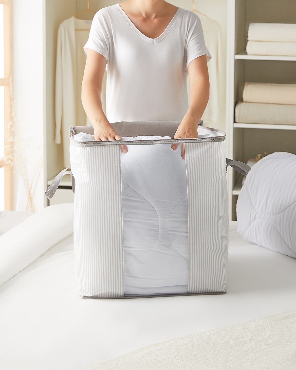 Pvc Pencereli Gri Çizgili Stuff & Things Hurç 45 x 30 x 50 cm