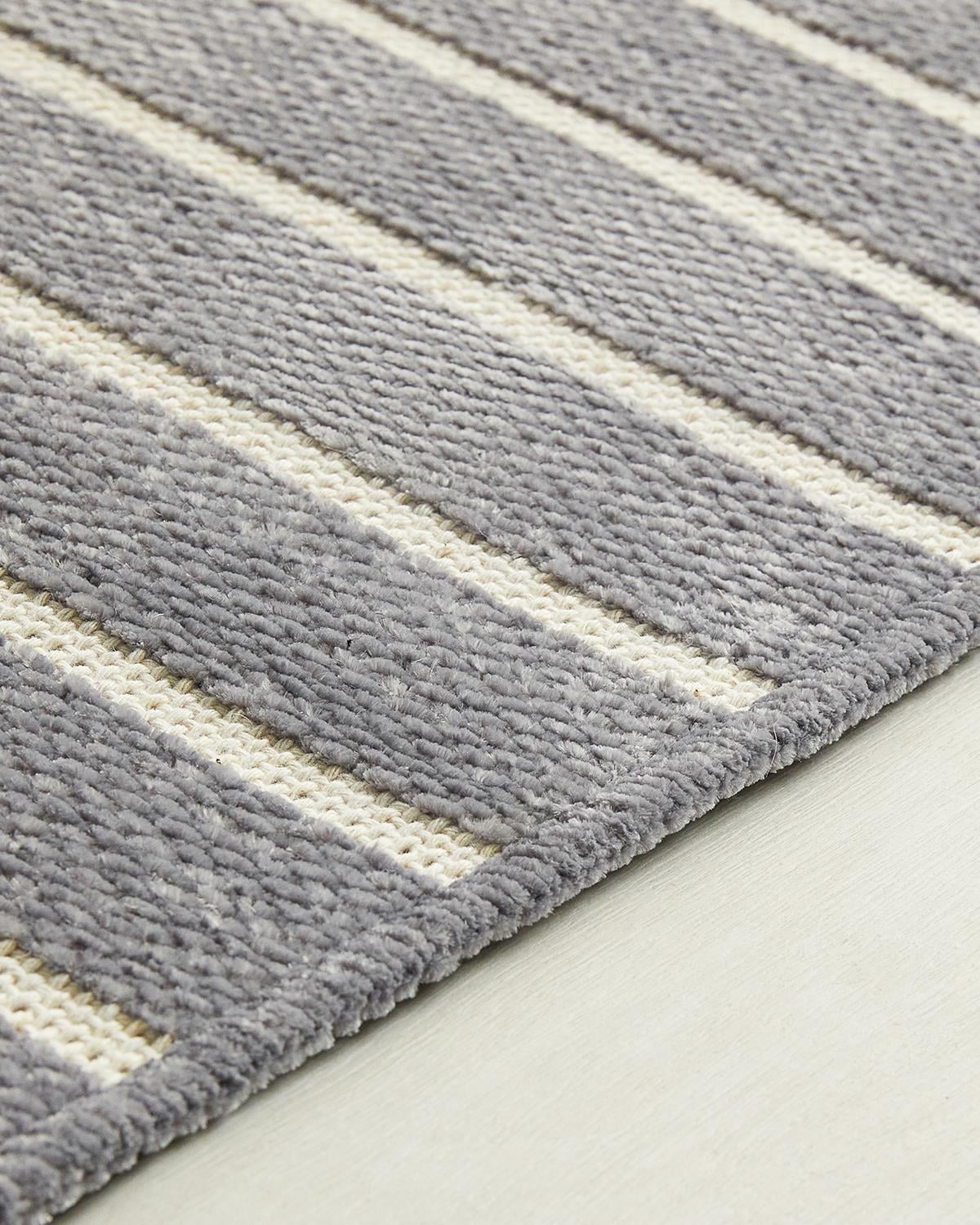 Gri Renk Çizgi Desenli Şönil Halı Kilim 80 x 150 cm