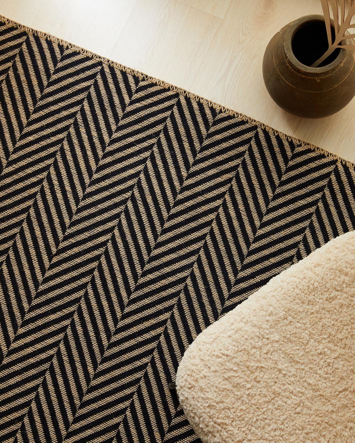 Siyah Renk Balıksırtı Jüt Halı Kilim 120 x 180 cm